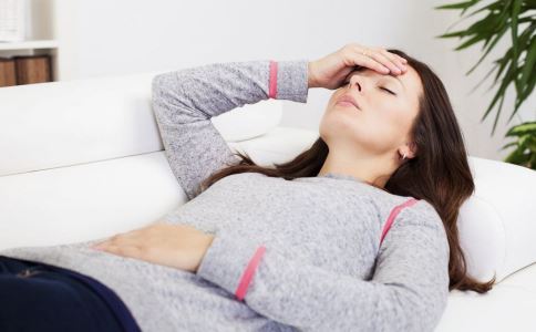 女人痛經(jīng)危害大 可喝3款湯飲來(lái)緩解