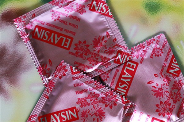 套套破了是因?yàn)樘昧α藛?安全套破了如何緊急處理