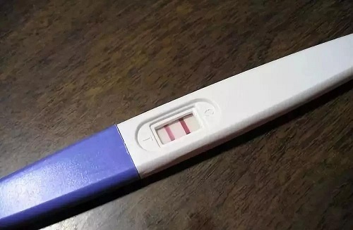 驗(yàn)孕棒一深一淺是懷孕了嗎 一深一淺百分百是懷孕嗎
