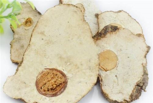 茯苓與茯神的區(qū)別是什么 茯苓與茯神哪種治失眠更好